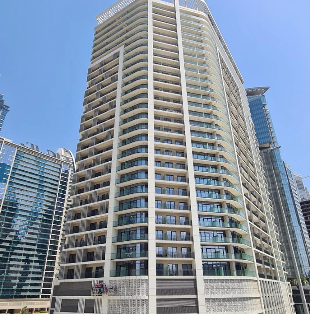 Exclusive Lakeview Haven - Zada Tower By Keyrock Living Dubai Apartment