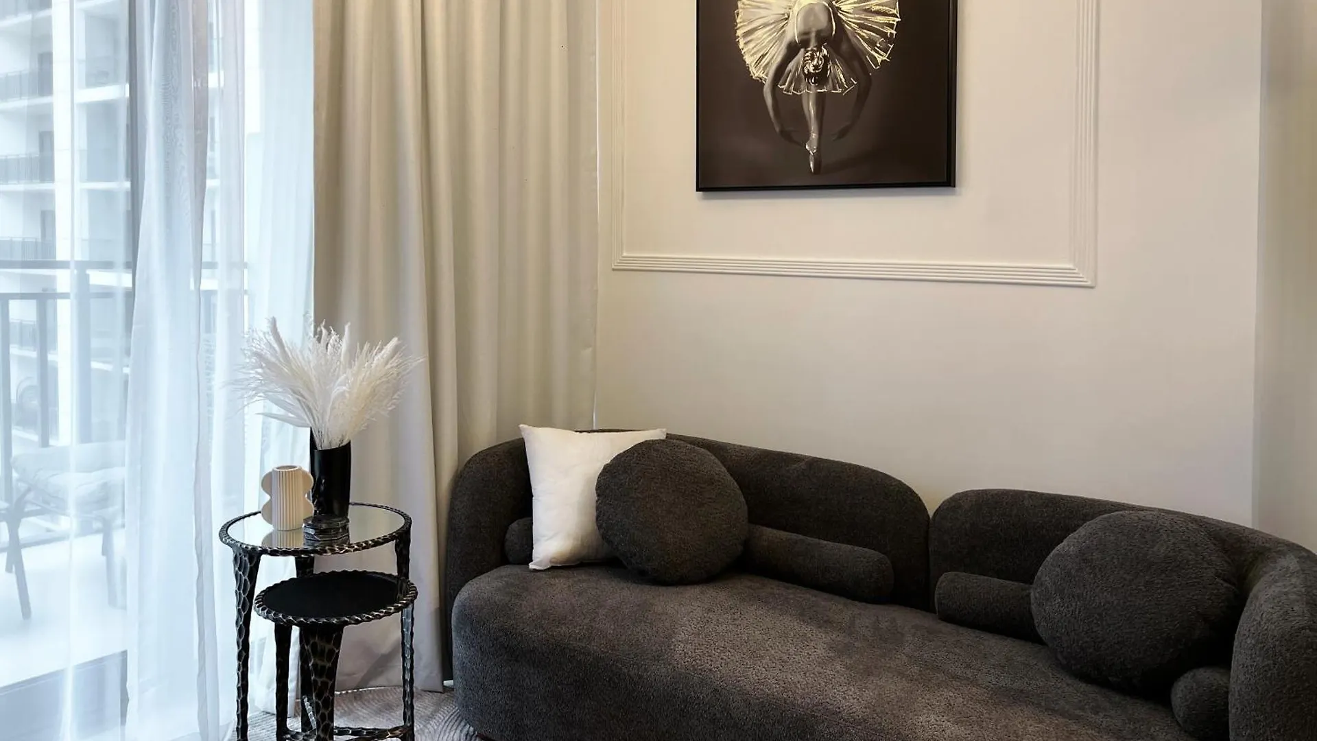 Exclusive Lakeview Haven - Zada Tower By Keyrock Living Dubai