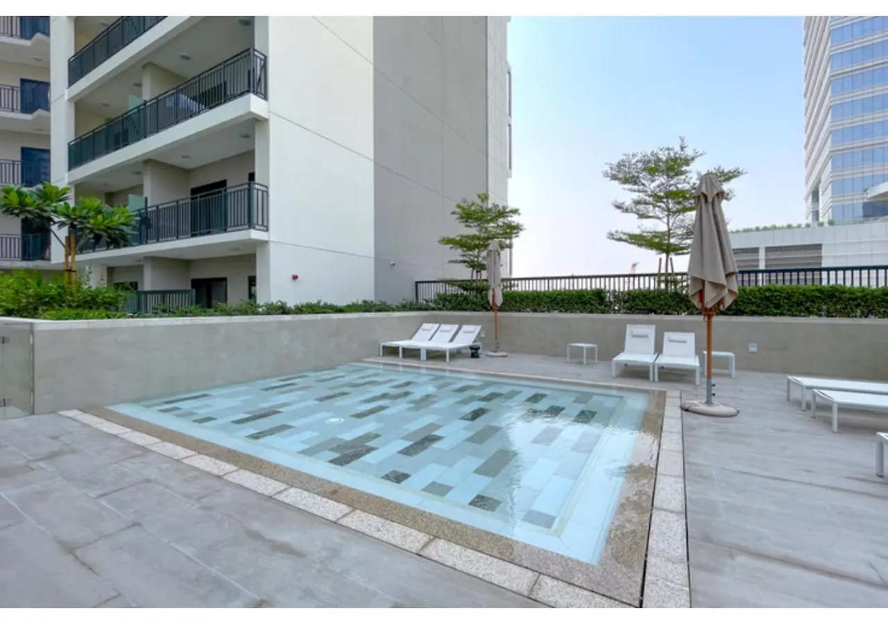 Exclusive Lakeview Haven - Zada Tower By Keyrock Living Dubai